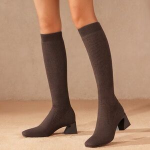 VIVALA Square-Toe Water-Repellent Wool Knee High Boots (Rebecca Pro）